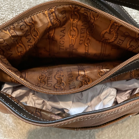 Tignanello Tan/brown Leather Shoulder Bag with adjustable strap - Picture 5 of 10